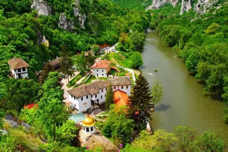 Църковни празници и Именни дни по месеци