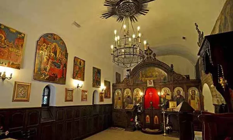 Църкви
